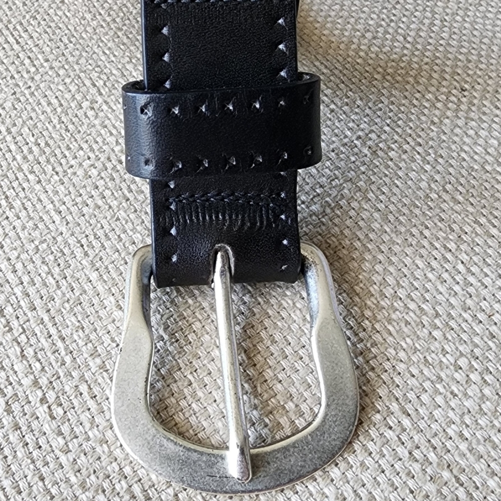 New Mens 100% leather made in Italy 🇮🇹  black dimple detail belt.